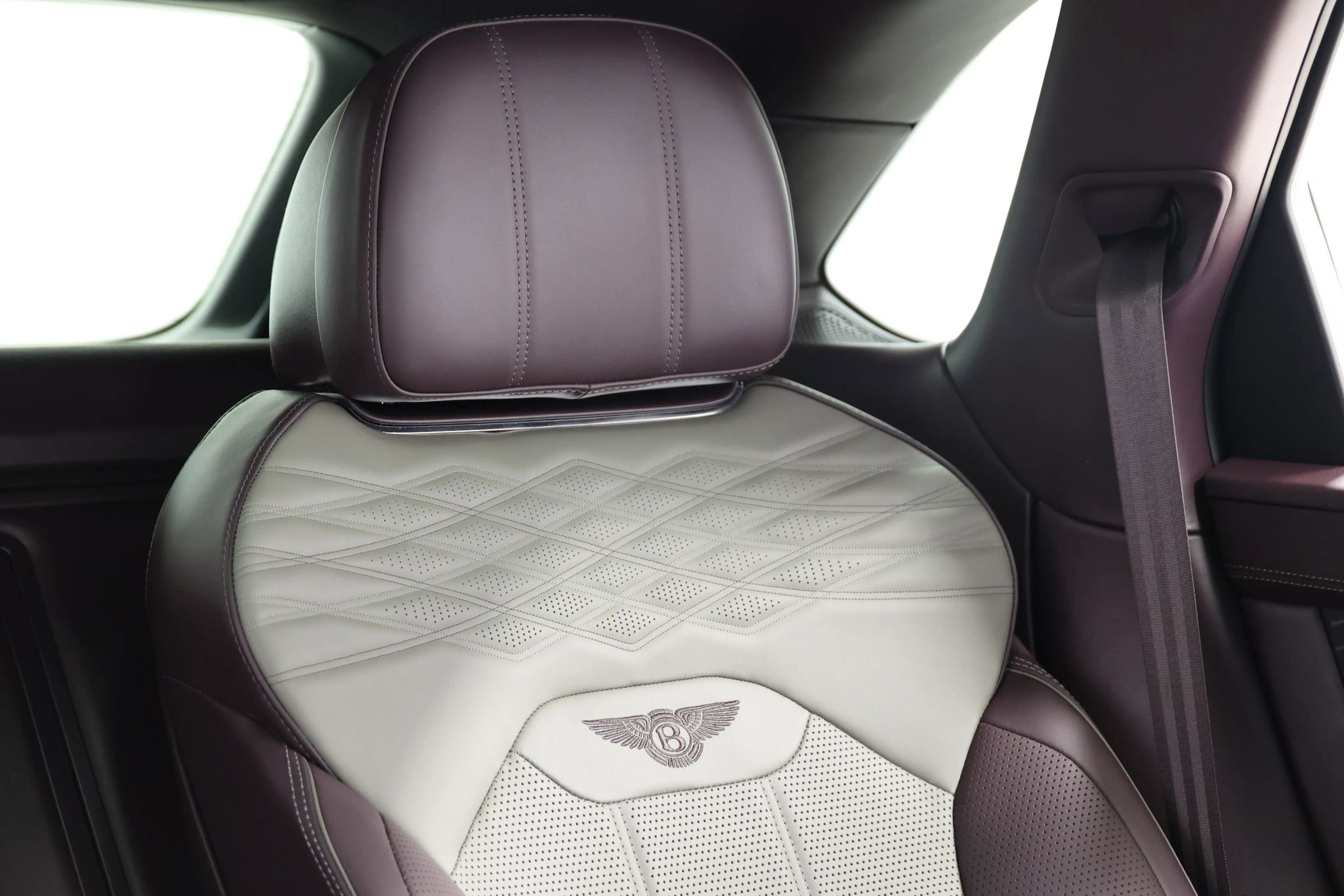 Used 2023 Bentley Bentayga Extended Wheelbase image 97