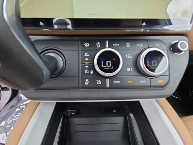 New 2026 Land Rover Defender 110 X-Dynamic SE AWD/4WD image 20