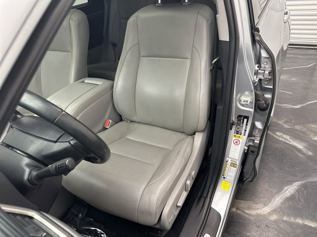 Used 2019 Toyota Highlander Limited image 17