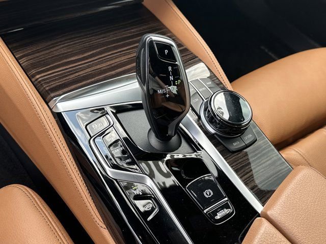 Used 2022 BMW M550i xDrive w/ Executive Package AWD/4WD image 32