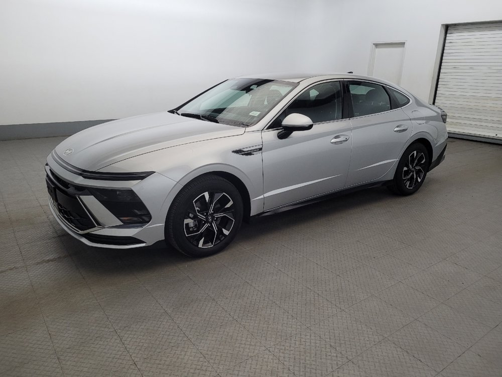 Used 2025 Hyundai Sonata SEL FWD image 2