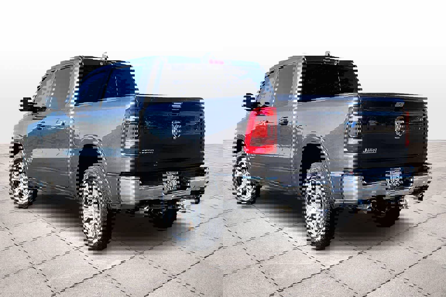 Used 2019 RAM 1500 Laramie image 15