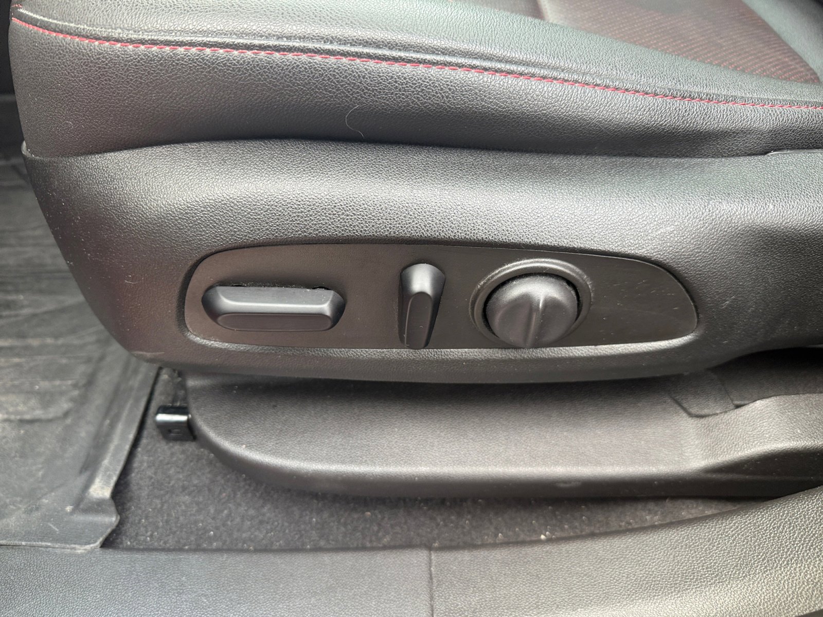 Used 2023 Chevrolet Blazer RS w/ Driver Confidence II Package image 24