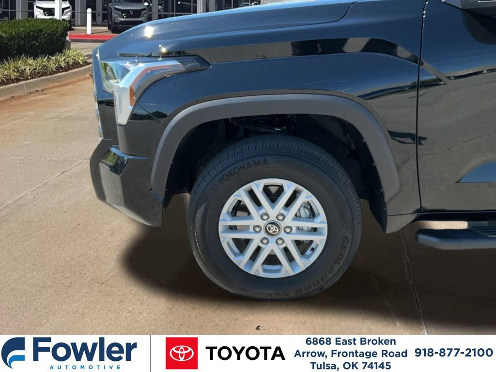 Certified 2025 Toyota Tundra SR5 w/ SR5 Premium Package AWD/4WD image 29