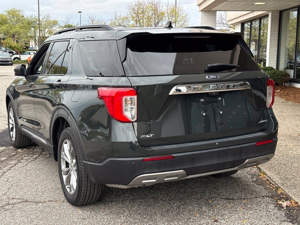 Used 2022 Ford Explorer XLT w/ Equipment Group 202A AWD/4WD image 8