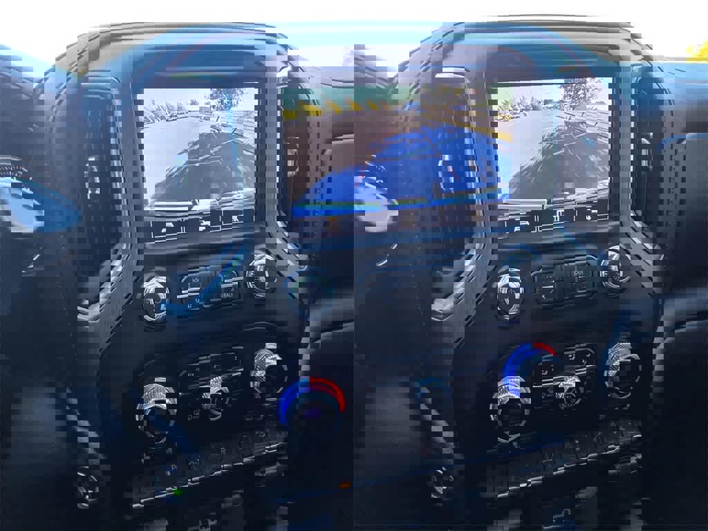 Used 2021 GMC Sierra 1500 Denali w/ Denali Premium Package image 17