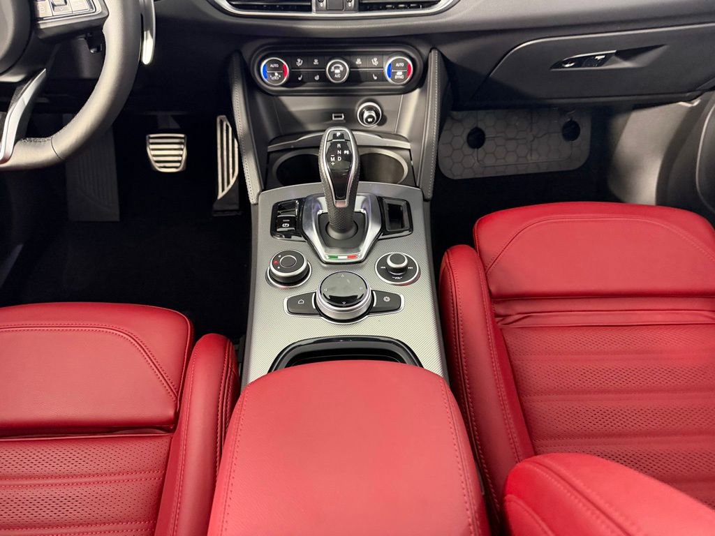 Used 2025 Alfa Romeo Stelvio Sprint w/ Veloce Package AWD/4WD image 16