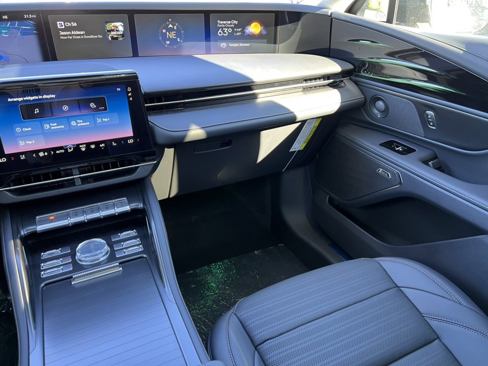 New 2026 Lincoln Nautilus Reserve w/ Jet Appearance Package image 31