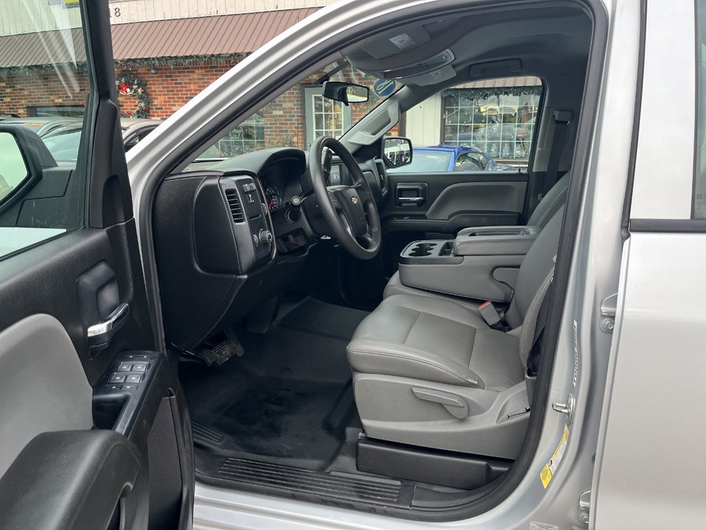 Used 2018 Chevrolet Silverado 1500 W/T w/ Trailering Package image 8