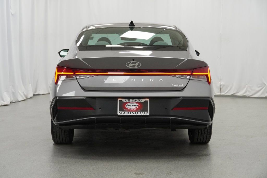 Used 2024 Hyundai Elantra Limited image 10