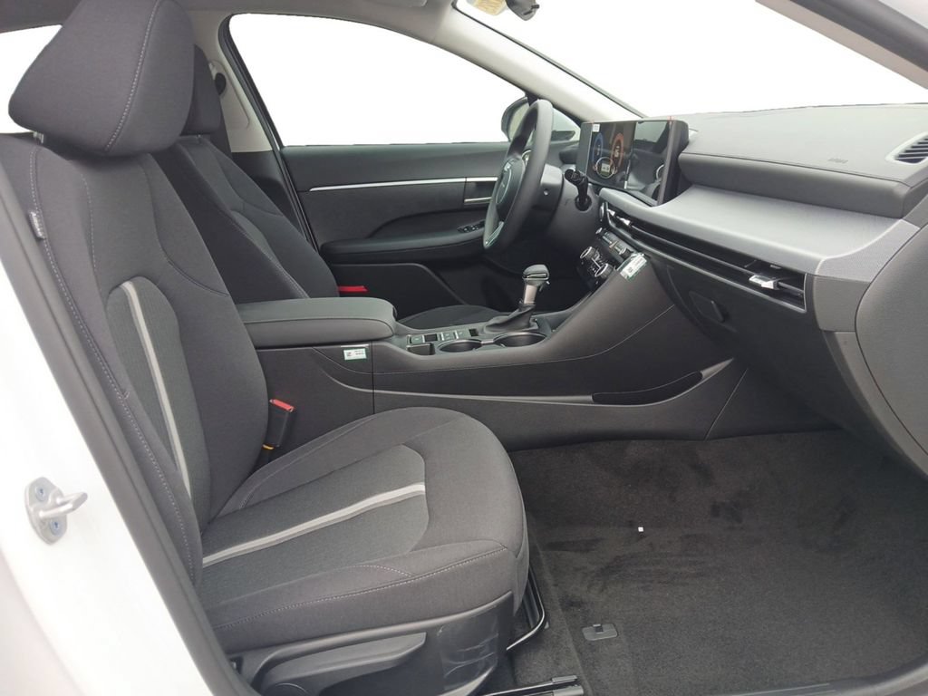 New 2026 Hyundai Sonata SE FWD image 16