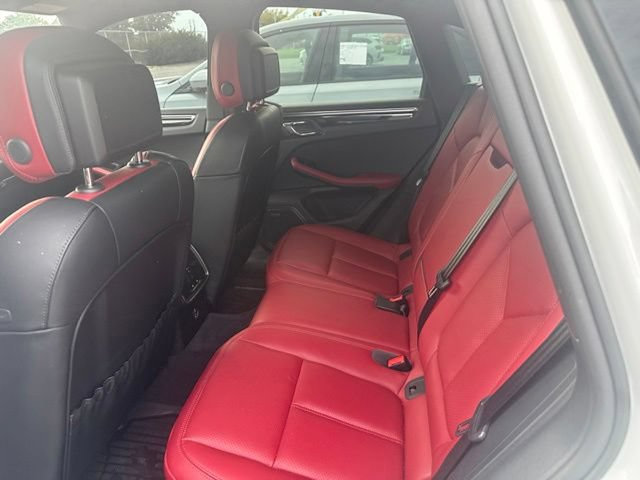Used 2024 Porsche Macan AWD/4WD image 15