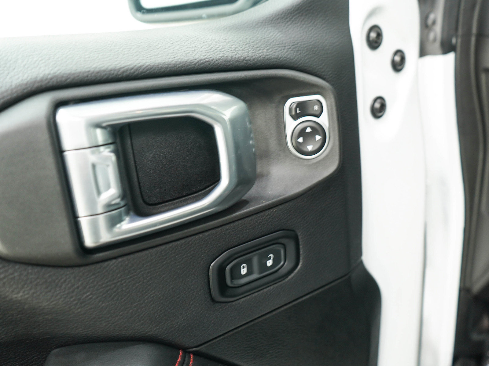 Used 2025 Jeep Wrangler Unlimited Rubicon AWD/4WD image 20