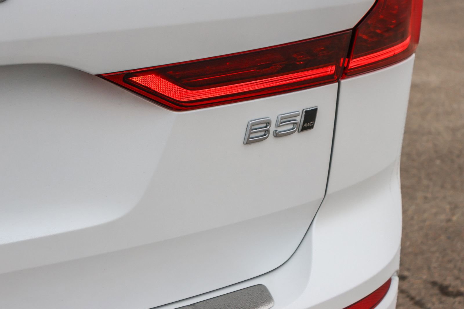 New 2026 Volvo XC60 B5 Plus w/ Climate Package PRO image 13