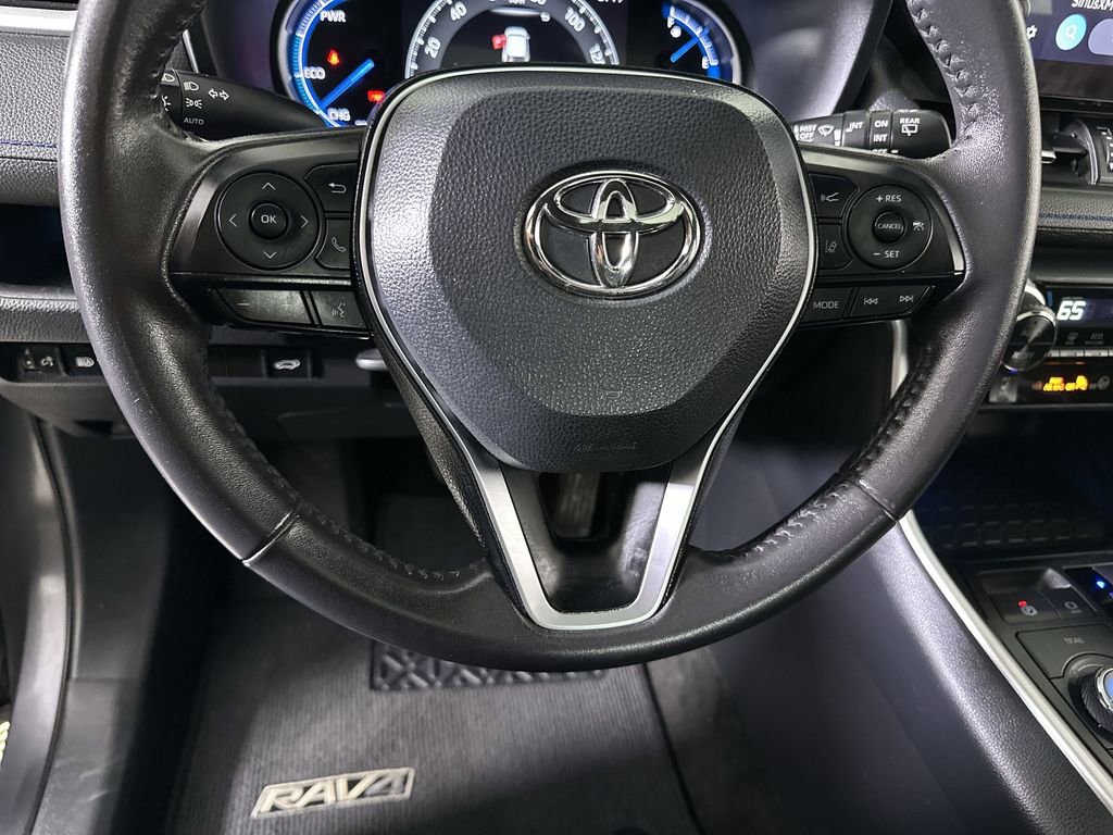 Used 2024 Toyota RAV4 XSE AWD/4WD image 11