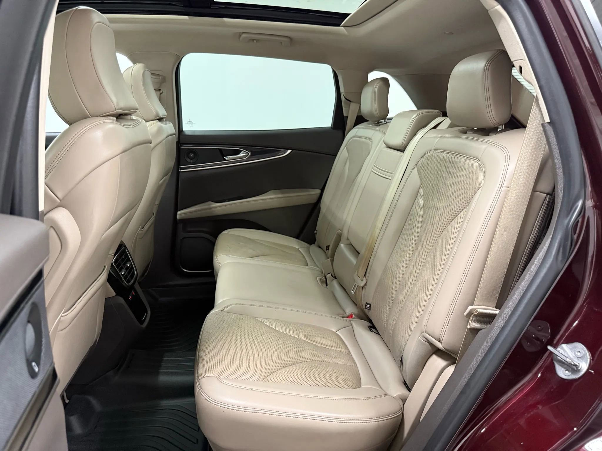 Used 2021 Lincoln Nautilus Reserve w/ Class II Trailer Tow Package image 37