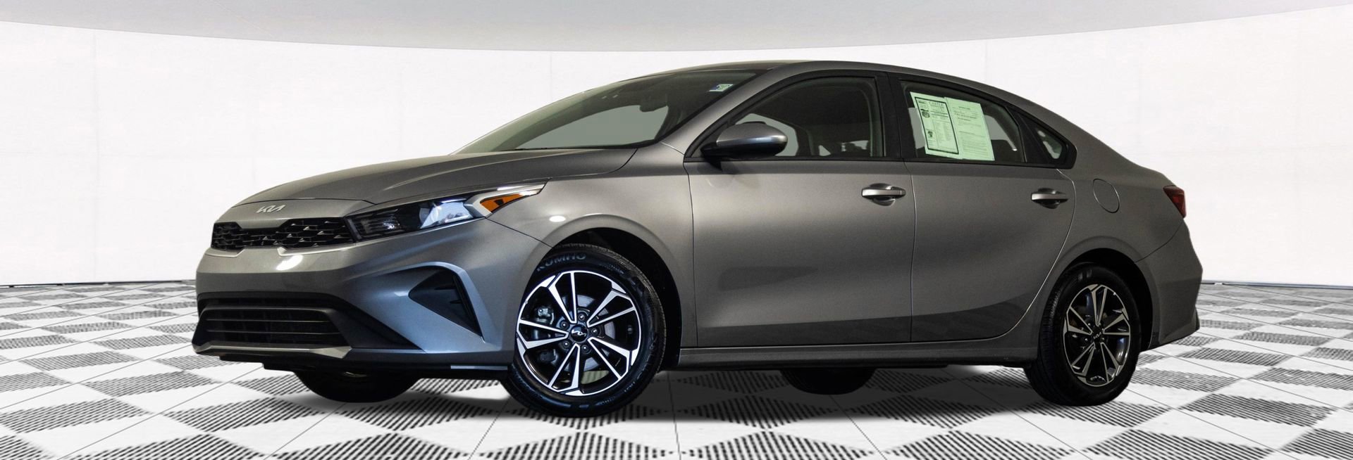 Used 2024 Kia Forte LXS FWD image 2