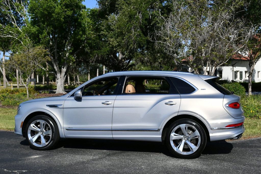 Used 2023 Bentley Bentayga Extended Wheelbase AWD/4WD image 4
