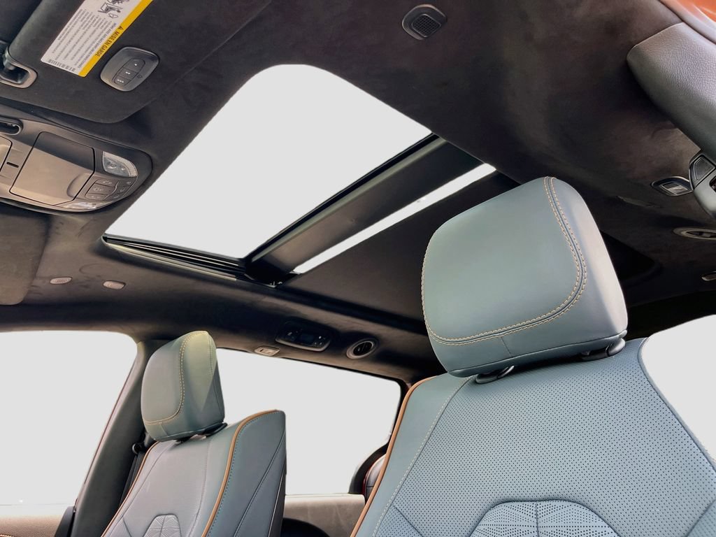 New 2027 Chrysler Pacifica Pinnacle w/ Theater Group FWD image 23