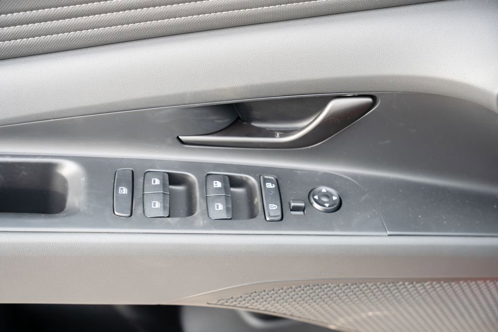 New 2025 Hyundai Elantra Sport image 16