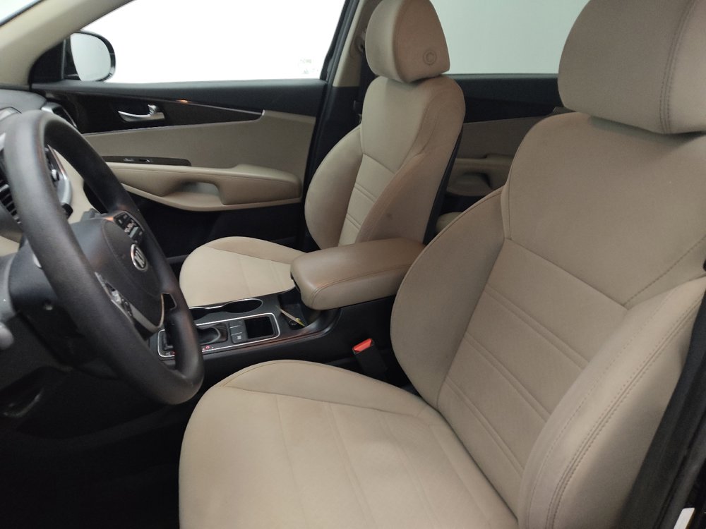 Used 2019 Kia Sorento LX image 17