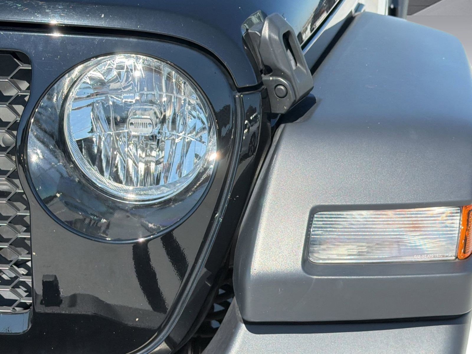 Used 2024 Jeep Wrangler Unlimited Sport AWD/4WD image 11