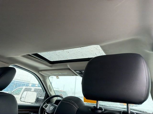 Used 2015 RAM 1500 Laramie w/ Convenience Group image 13