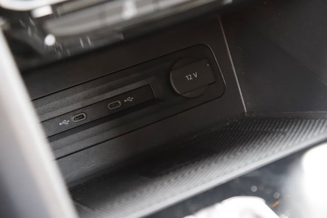 Used 2022 Volkswagen Atlas Cross Sport SE image 30