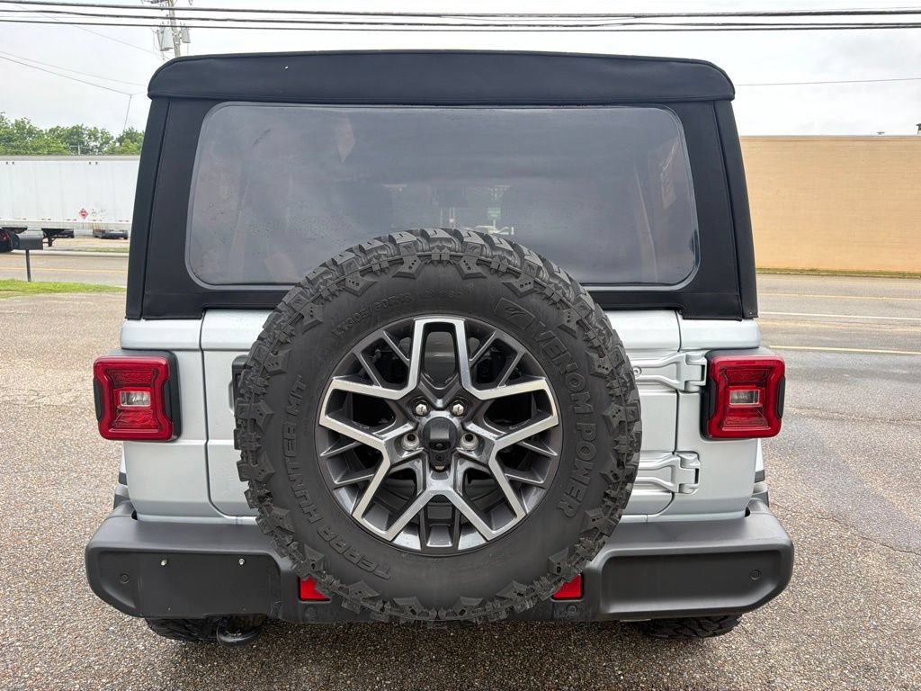 Used 2024 Jeep Wrangler Unlimited Sahara w/ Safety Group AWD/4WD image 6