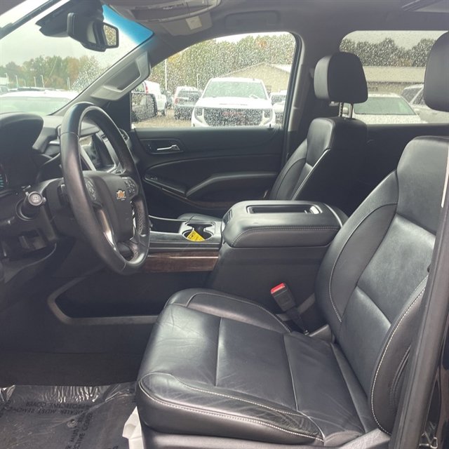 Used 2018 Chevrolet Suburban LT image 3