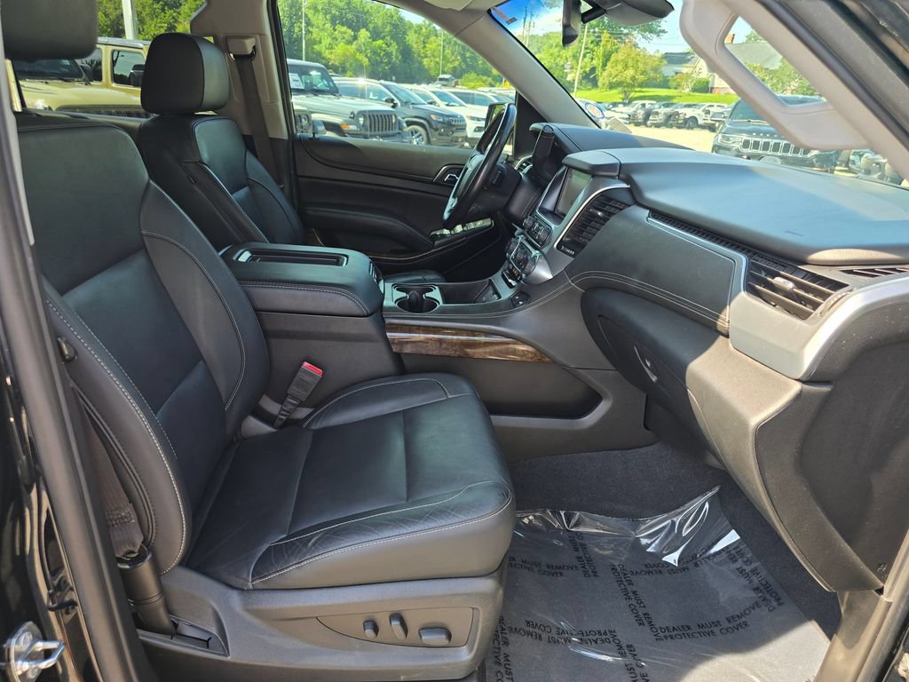Used 2020 Chevrolet Suburban LT RWD image 30