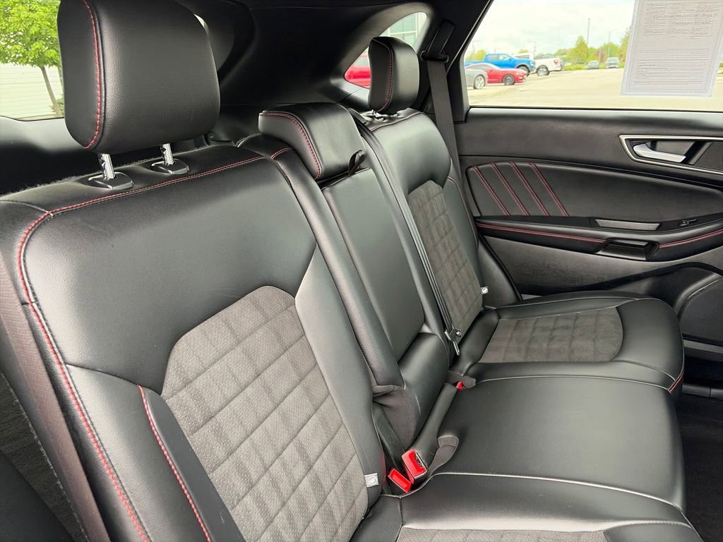 Used 2022 Ford Edge ST-Line AWD/4WD image 34
