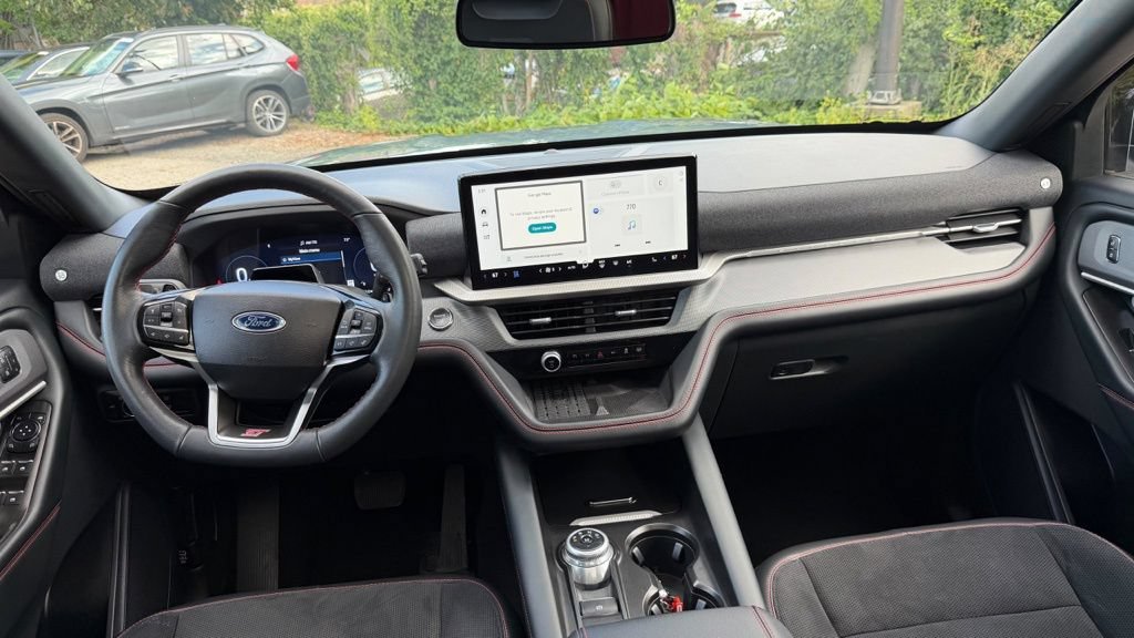 Used 2025 Ford Explorer ST AWD/4WD image 26