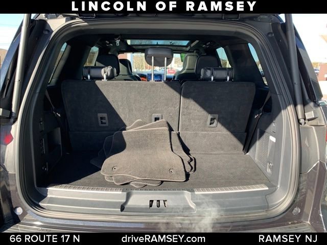 Used 2023 Lincoln Navigator Reserve AWD/4WD image 6