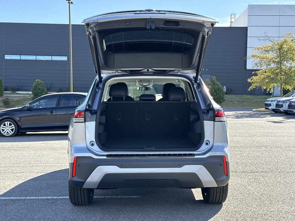 New 2026 Volkswagen Tiguan SE image 15