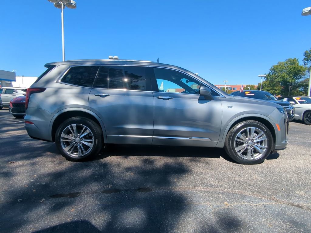 Used 2025 Cadillac XT6 Premium Luxury image 9