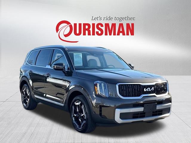 Used 2023 Kia Telluride EX w/ EX Captain's Chair Package image 1