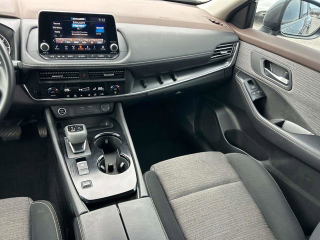 Used 2023 Nissan Rogue SV image 14