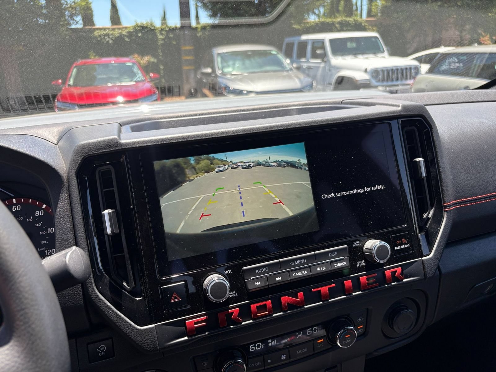 Used 2026 Nissan Frontier PRO-4X AWD/4WD image 23