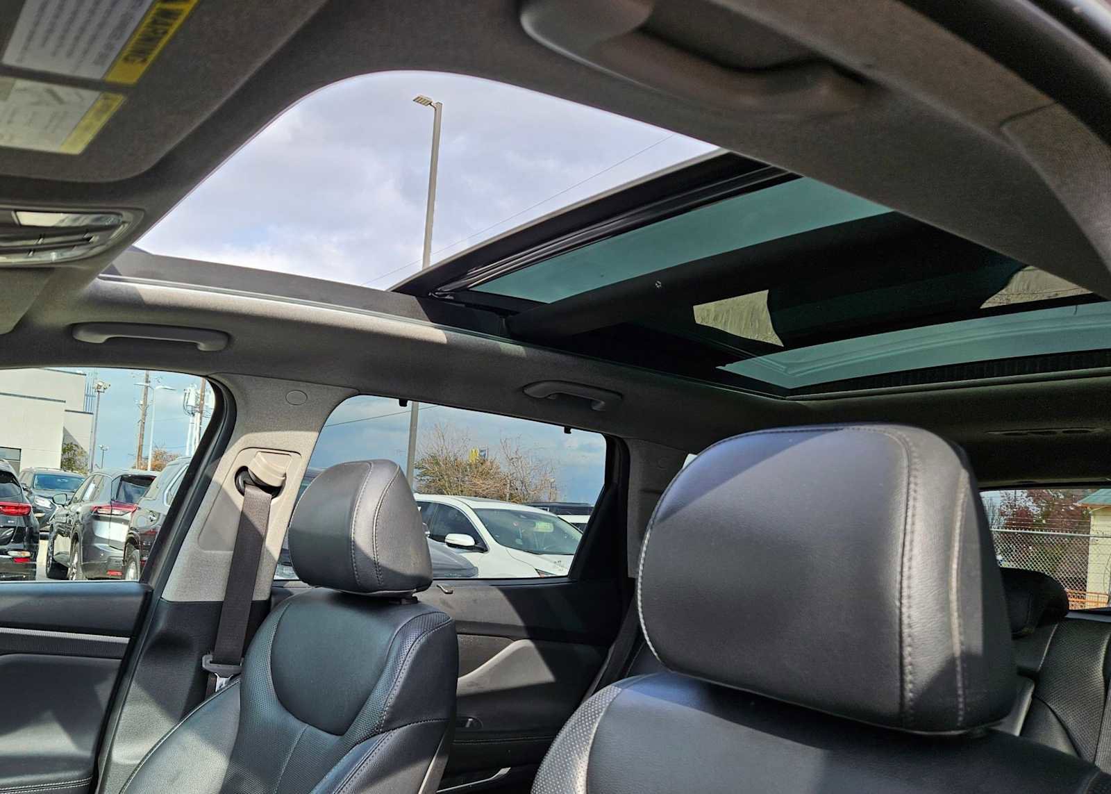 Used 2020 Hyundai Santa Fe Limited image 2