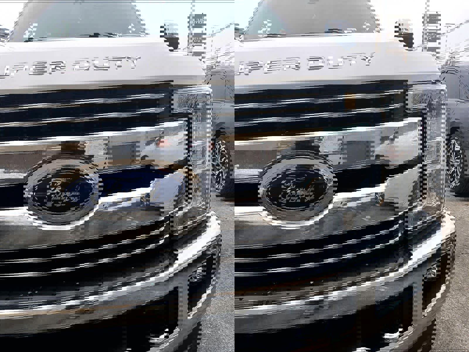 Used 2018 Ford F350 Lariat w/ Lariat Ultimate Package image 32