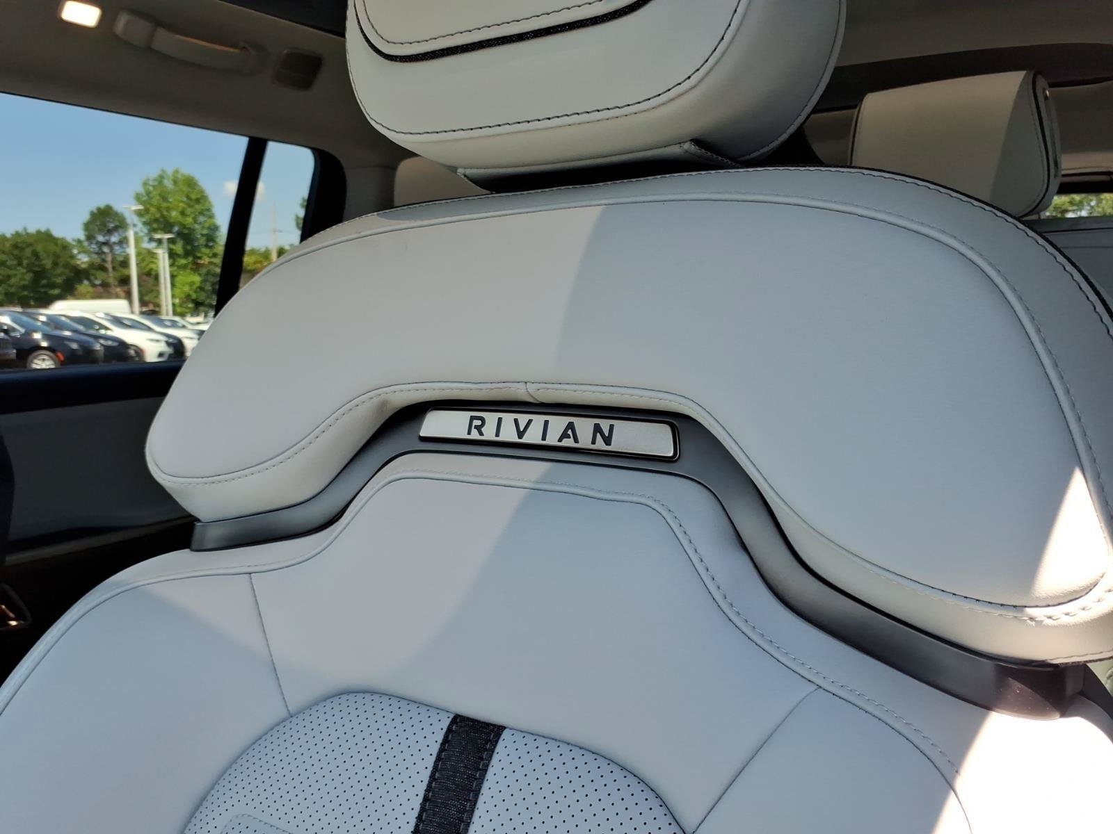 Used 2024 Rivian R1S Adventure AWD/4WD image 37