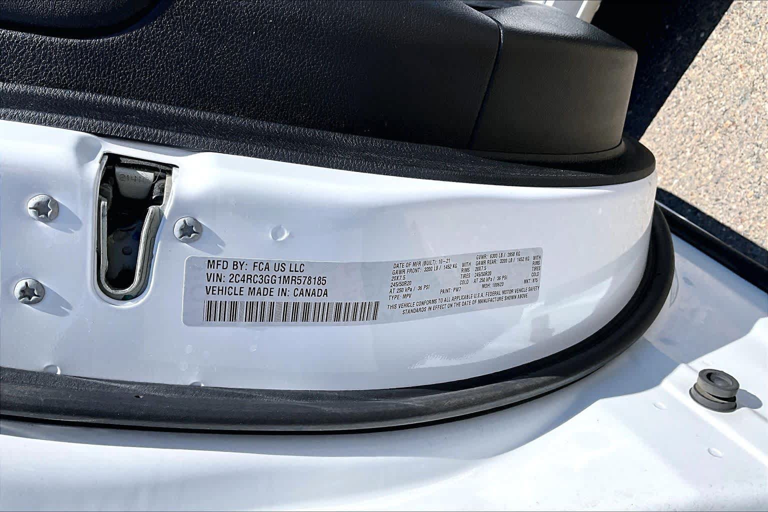 Used 2021 Chrysler Pacifica Limited AWD/4WD image 36