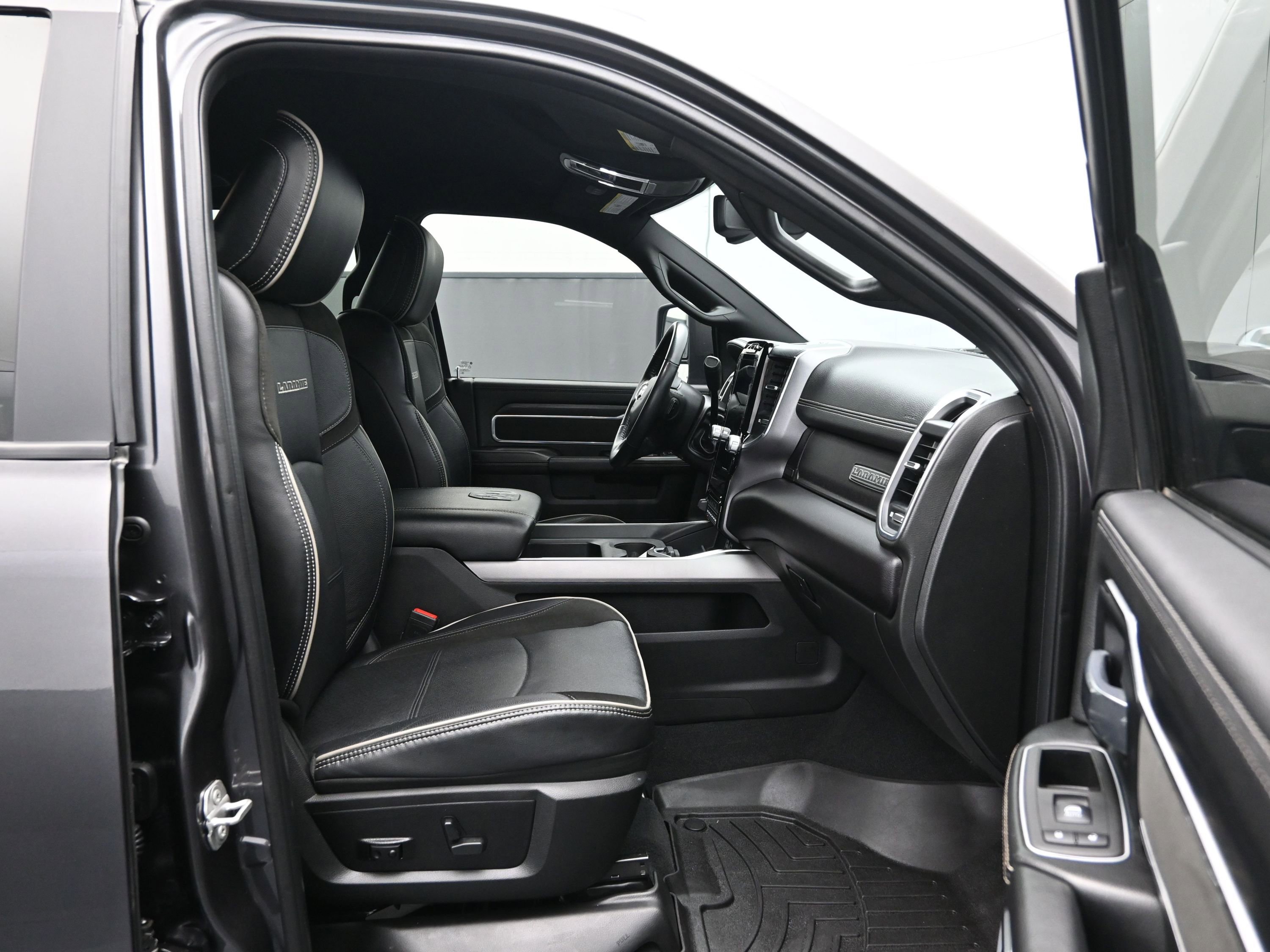 Used 2023 RAM 2500 Laramie w/ Night Edition AWD/4WD image 13