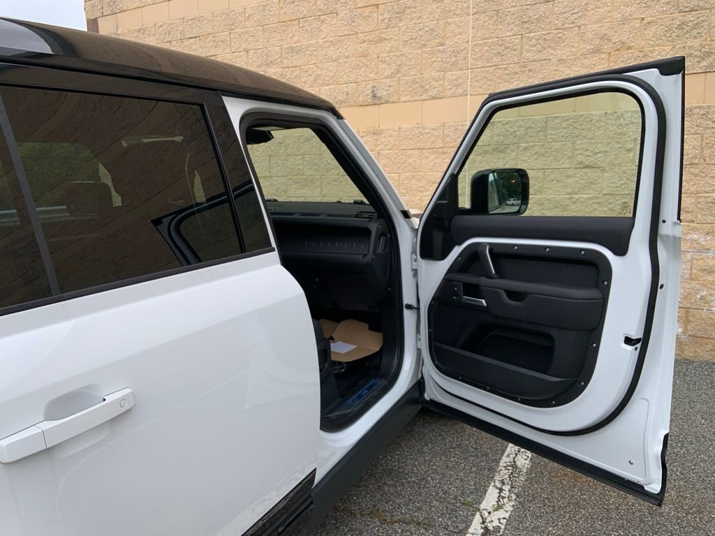 New 2025 Land Rover Defender 110 V8 image 14