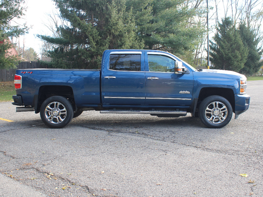 Used 2019 Chevrolet Silverado 2500 High Country w/ Duramax Plus Package image 10