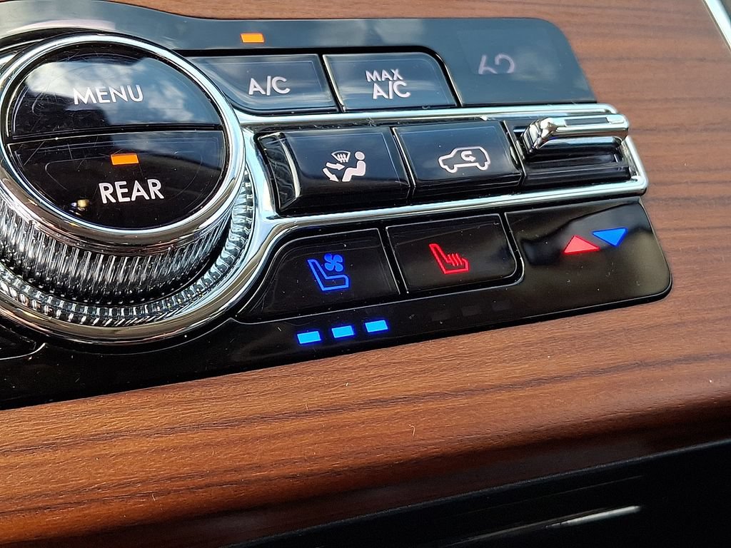 Used 2020 Lincoln Aviator Reserve w/ Elements Package Plus AWD/4WD image 26
