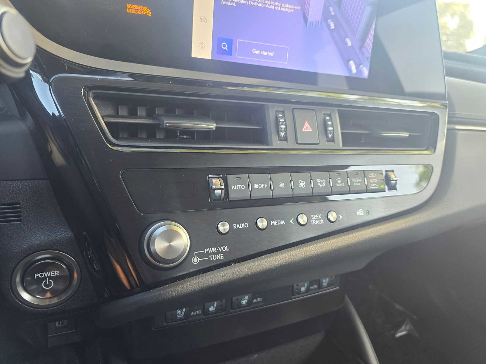 Used 2025 Lexus ES 300h w/ Premium Package image 30