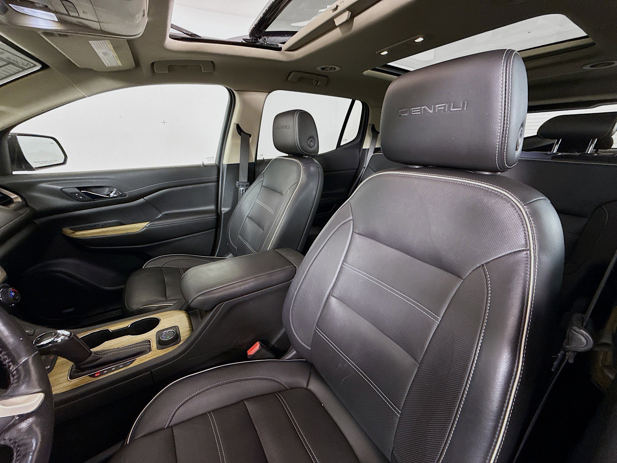 Used 2019 GMC Acadia Denali w/ Technology Package image 11