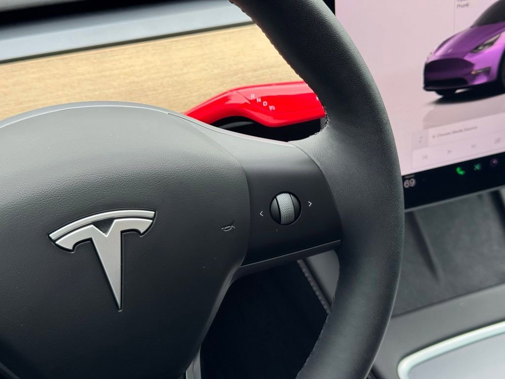 Used 2024 Tesla Model Y Long Range RWD image 25